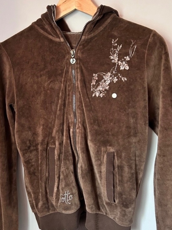 lotto Sweaters - Y2K Brown Velvet Zip-Up Hoodie –  Detailed Vintage 2000s Style